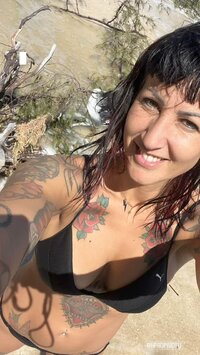 elisa c0.jpg