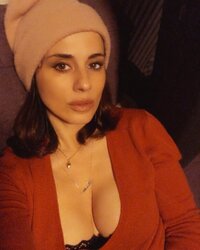 paola-iezzi-hot-scollatura-3.jpg