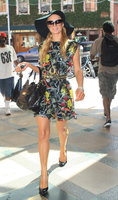 Paris_Hilton_Leaving_Anastasia_Beauty_Salon_in_Beverly_Hilly_May_14_2013_05-05152013161351000000.jpg