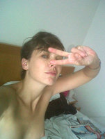 andrea-lehotska-topless-seno-hot-2012-twitter-1.jpg