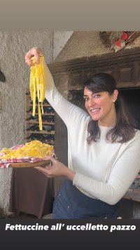 elisaisoardi_1740492328_41974879.jpg