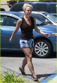 britney-spears-workout-monday-mama-03.jpg