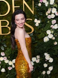 mikey madison al golden globes 05.jpg