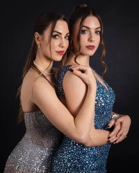 Ecco gli scatti che abbiamo realizzato io e la mia twin con questi magnifico vestiti da princi...jpg