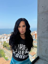ddlovato_1745949710568.jpg