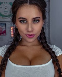 violetbrandani_1746129916095.jpg