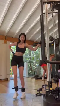 VideoCapture_20250529-125217.webp