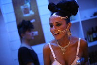 20130919-Paola-Iezze-vogue-fashions-night-out-13.jpg