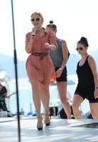 Kylie Minogue Canal Plus Cannes 052014_30.jpg