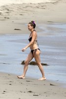 Kate Hudson wearing a bikini at a beach in Malibu 008.jpg
