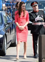 kate-middleton-visits-an-m-pact-plus-counselling-programme-in-london-july-2014_21.jpg