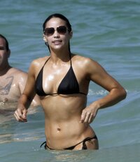 400133488_PaulaPattonBikiniSeeThrough2_122_548lo.jpg