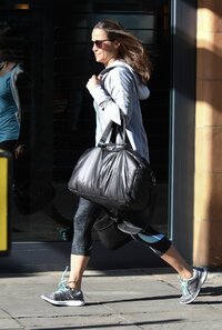 pippa-middleton-arrives-at-a-gym-in-london-04-28-2015_11.jpg