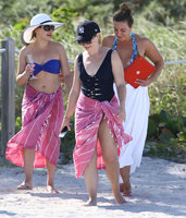 Melissa Joan Hart and some friends enjoy a day on the beach in Miami_11.jpg