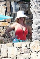 Reese-Witherspoon-in-Red-Swimsuit--01.jpg
