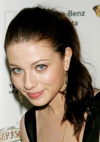 Michelle_Trachtenberg24.jpg