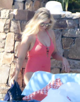 reese-witherspoon-red-swimsuit-on-vacation-in-cabo-san-lucas-030116-10.jpg