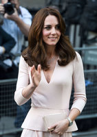 kate-middleton-at-the-national-portrait-gallery-in-london-5416-10.jpg
