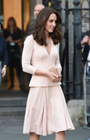 kate-middleton-at-the-national-portrait-gallery-in-london-5416-11.jpg