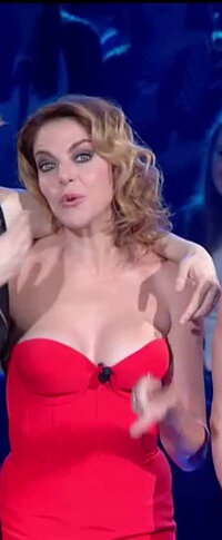 Claudia Gerini @ P&L 08.04.2016x035.jpg