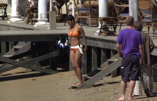 HalleBerryOnTheSetOfJamesBondDieAnotherDayInSpain (9).jpg