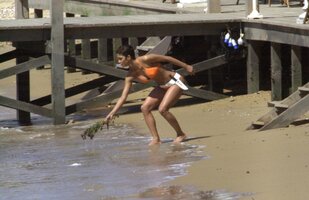HalleBerryOnTheSetOfJamesBondDieAnotherDayInSpain (11).jpg