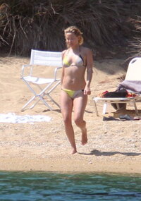 kate-hudson-bikini-candids-in-skiathos-island-july-24-32-pics.jpg