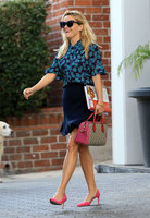 reese-witherspoon-leaving-her-office-in-beverly-hills-82616-3.jpg