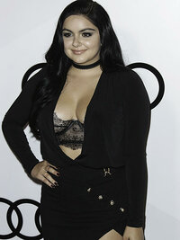 ariel_winter_lacy_bra_for_audi_party_01-d67077c3_web.jpg