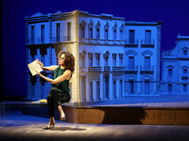 Teresa-Mannino-2.jpg