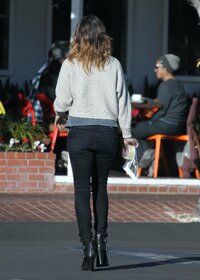 Elisabetta-Canalis-Botty-in-Jeans--06.jpg