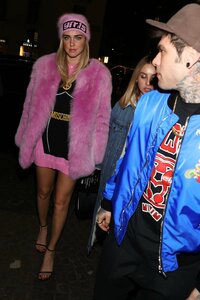 Chiara-Ferragni--Moschino-FW2017-Men-show-during-Fashion-week--01.jpg