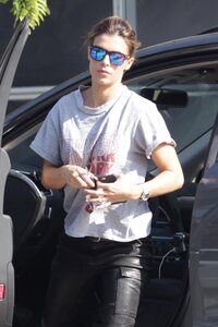 elisabetta_canalis_out_for_lunch010.jpg