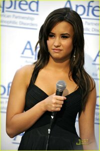demi-lovato-honorary-ambassador-of-education-01.jpg