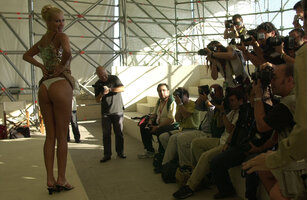 eva-henger-festival-del-cinema-venezia-03-settembre-2001-x-4-hq-2.jpg