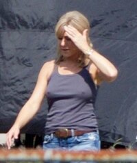 jennifer-aniston-vf-26sept17-04.jpg