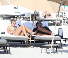 58724179_hqcelebcorner-37.jpg