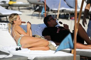 58724221_hqcelebcorner-62.jpg