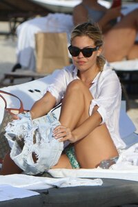 58724307_hqcelebcorner-96.jpg