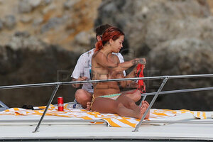 Rita-Ora-Topless-TheFappeningBlog.com-1.jpg