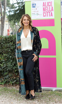 Paola+Minaccioni+Alice+Nella+Citta+2017+Presentation+1tTSgeSz2Zjx.jpg