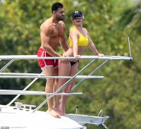 Britney-Spears--Bikini-candids-on-a-Yacht-in-Miami--12.jpg