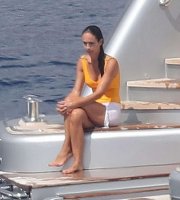 Silvia-Toffanin-at-a-luxury-yacht-in-Portofino-02.jpg