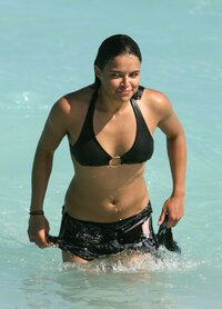 michelle rodriguez in bikini 25.jpg