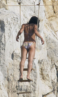 michelle rodriguez in bikini 23.jpg