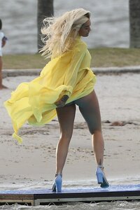 Rita-Ora-Upskirt-TheFappeningBlog.com-2.jpg