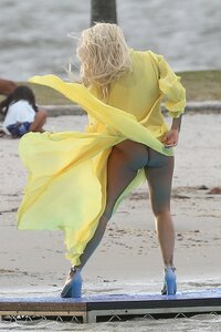 Rita-Ora-Upskirt-TheFappeningBlog.com-3.jpg