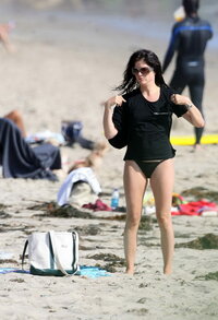 selma blair in bikini 06.jpg