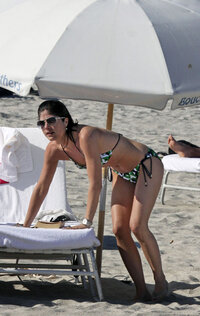 selma blair in bikini 08.jpg