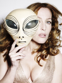 gillian anderson in esquire 08.jpg